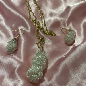 Beautiful pearl white crystal necklace and earrings set